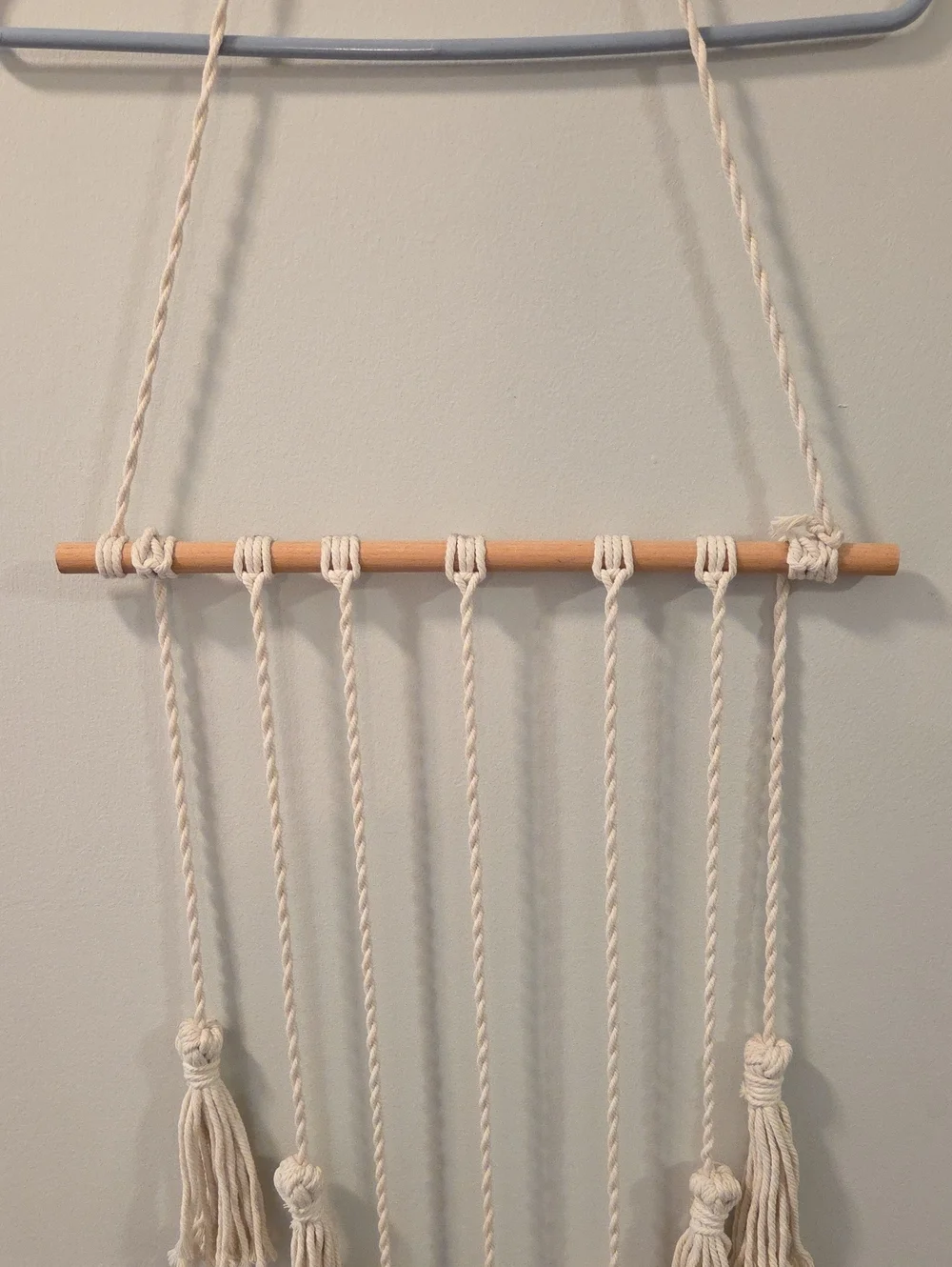 Handmade Cream Macramé Wall Hanging Photo Display